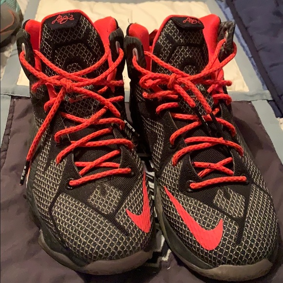 lebron shoes size 7